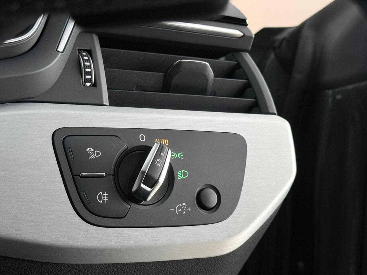 Audi A5 thumbnail Misc Controls