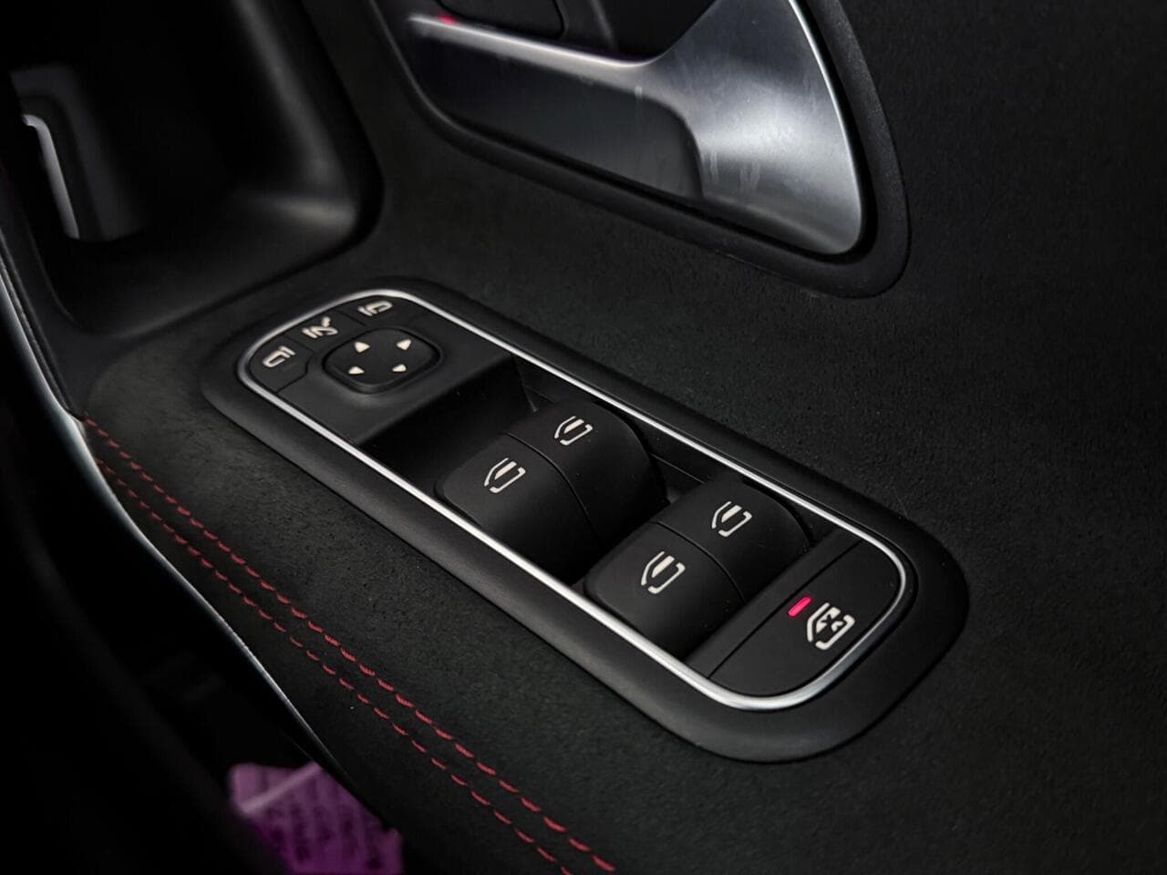Mercedes-Benz CLA thumbnail Misc Controls
