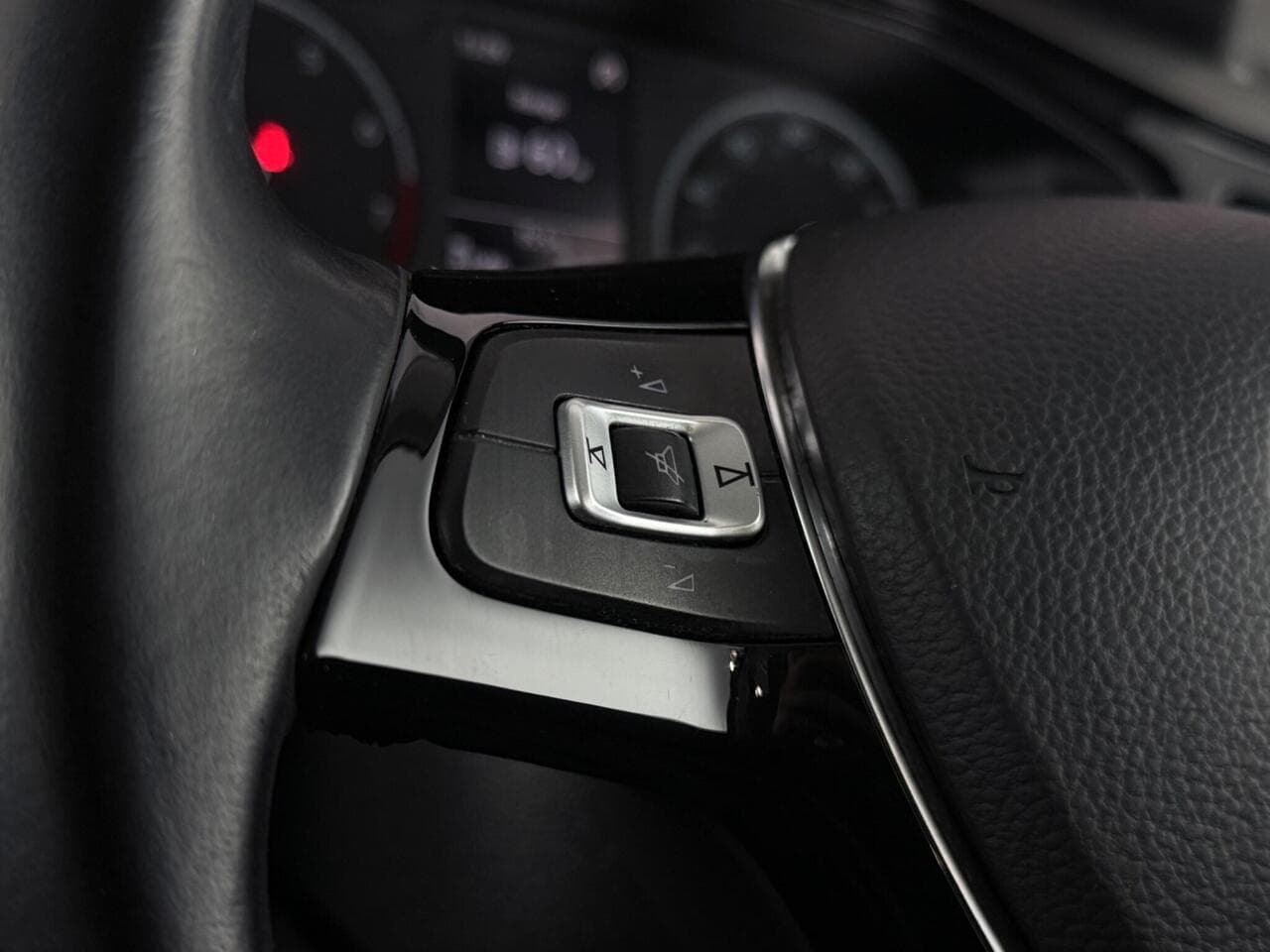 Volkswagen Polo thumbnail Misc Controls