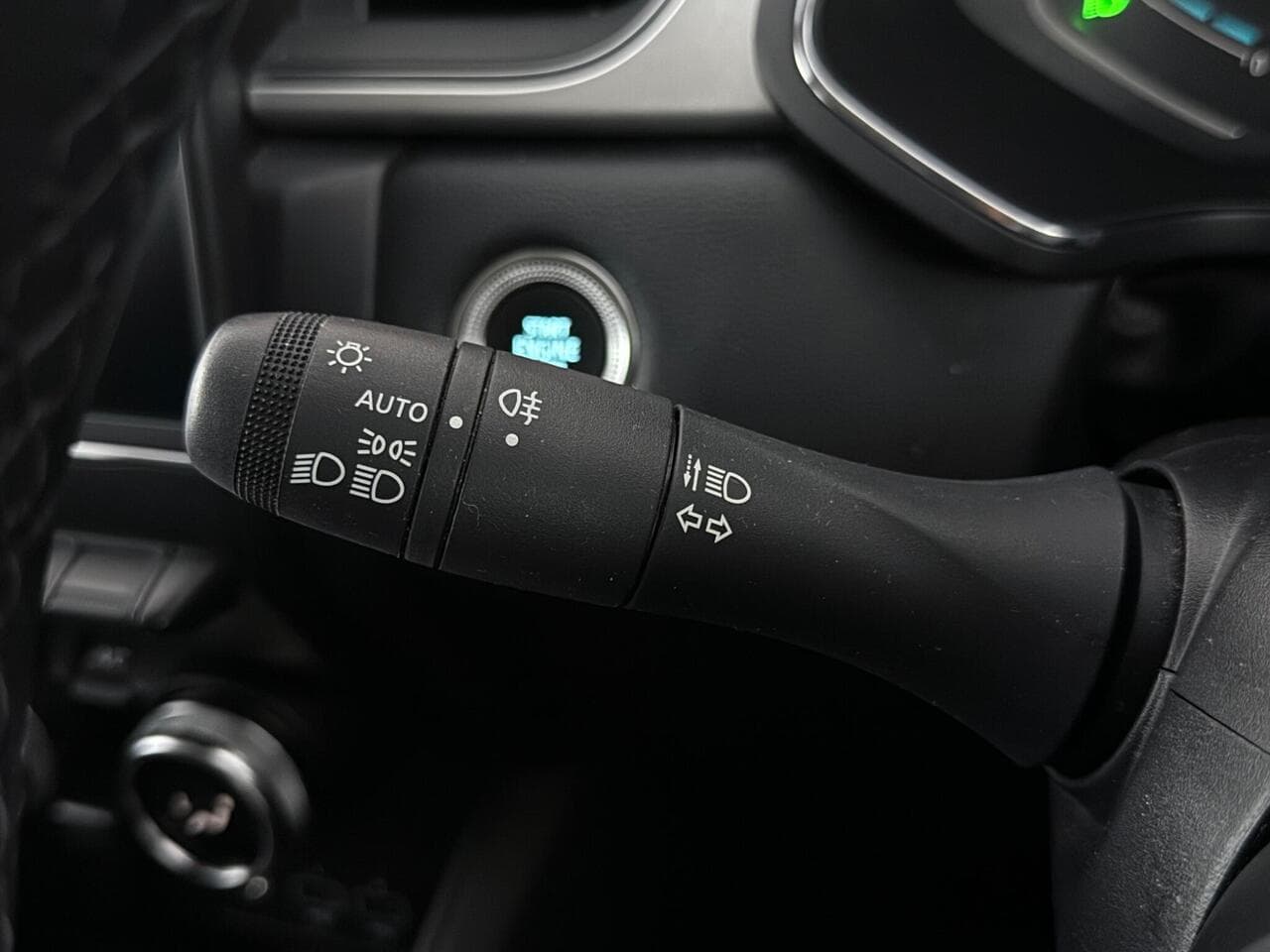 Renault Captur thumbnail Misc Controls