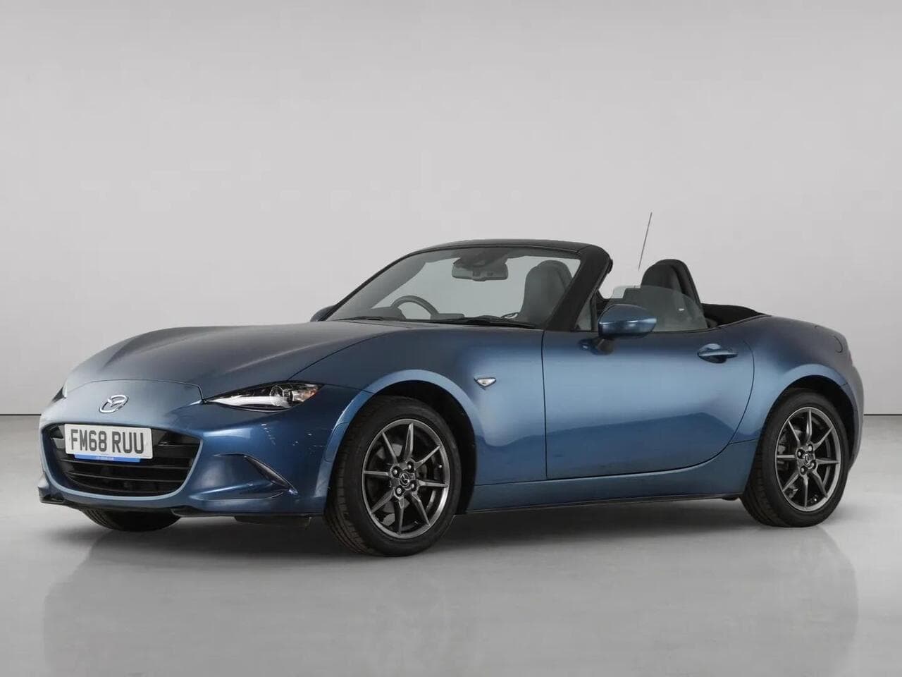 Mazda MX-5 thumbnail Front Left