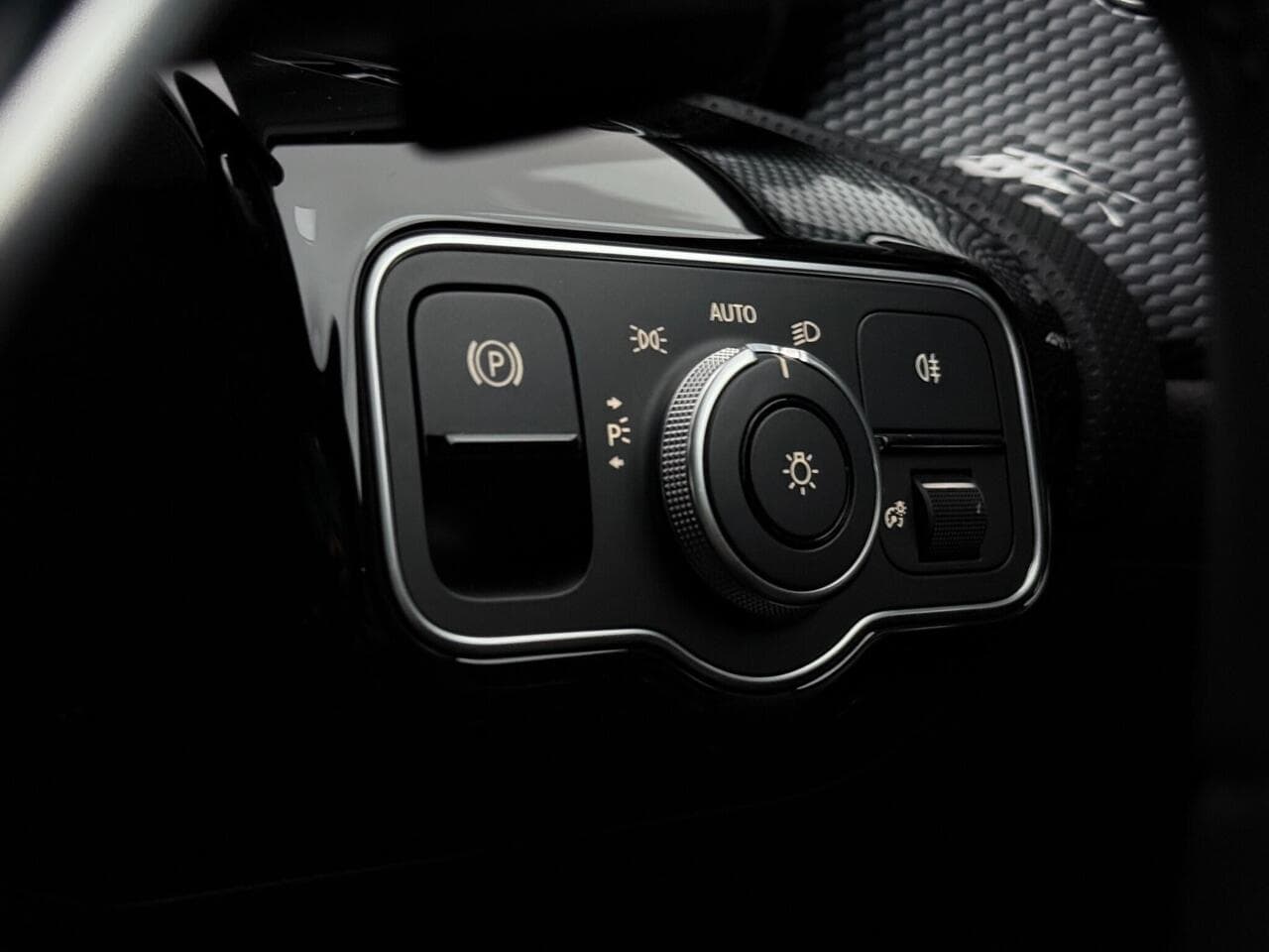 Mercedes-Benz A Class thumbnail Misc Controls