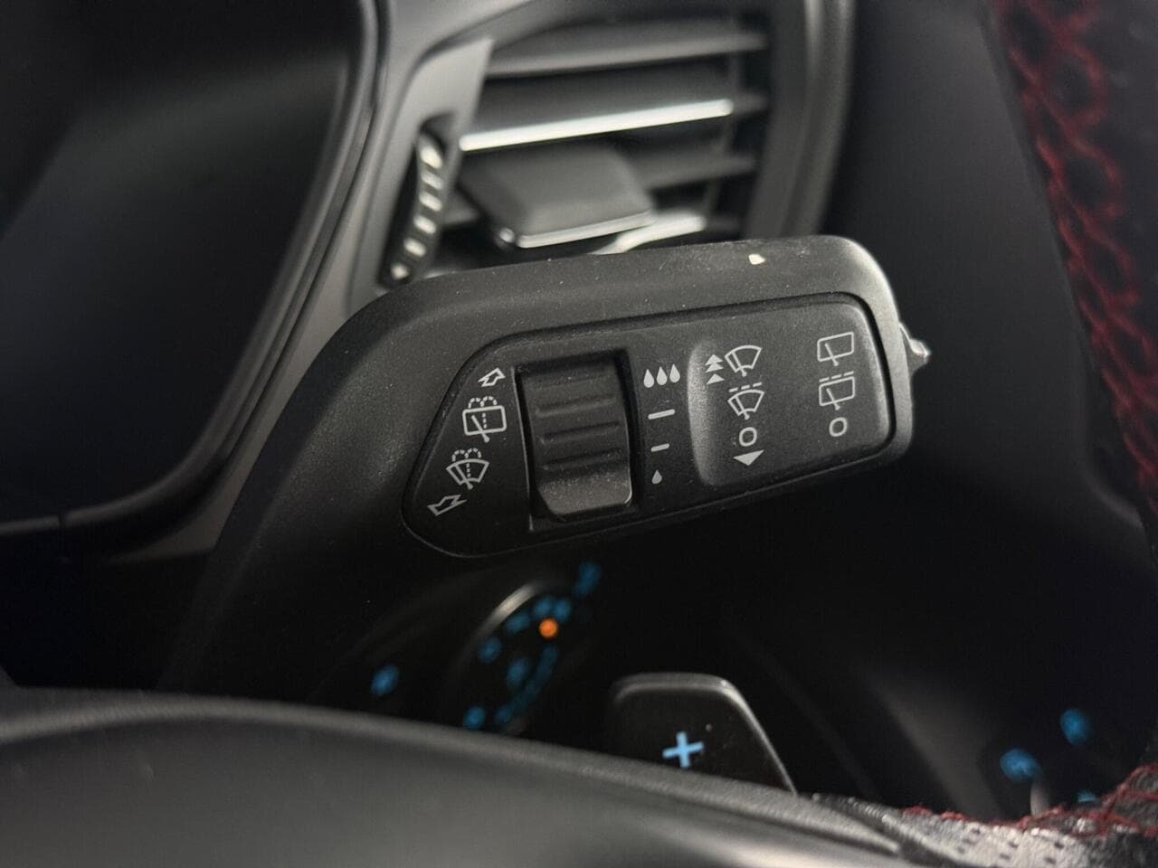 Ford Focus thumbnail Misc Controls