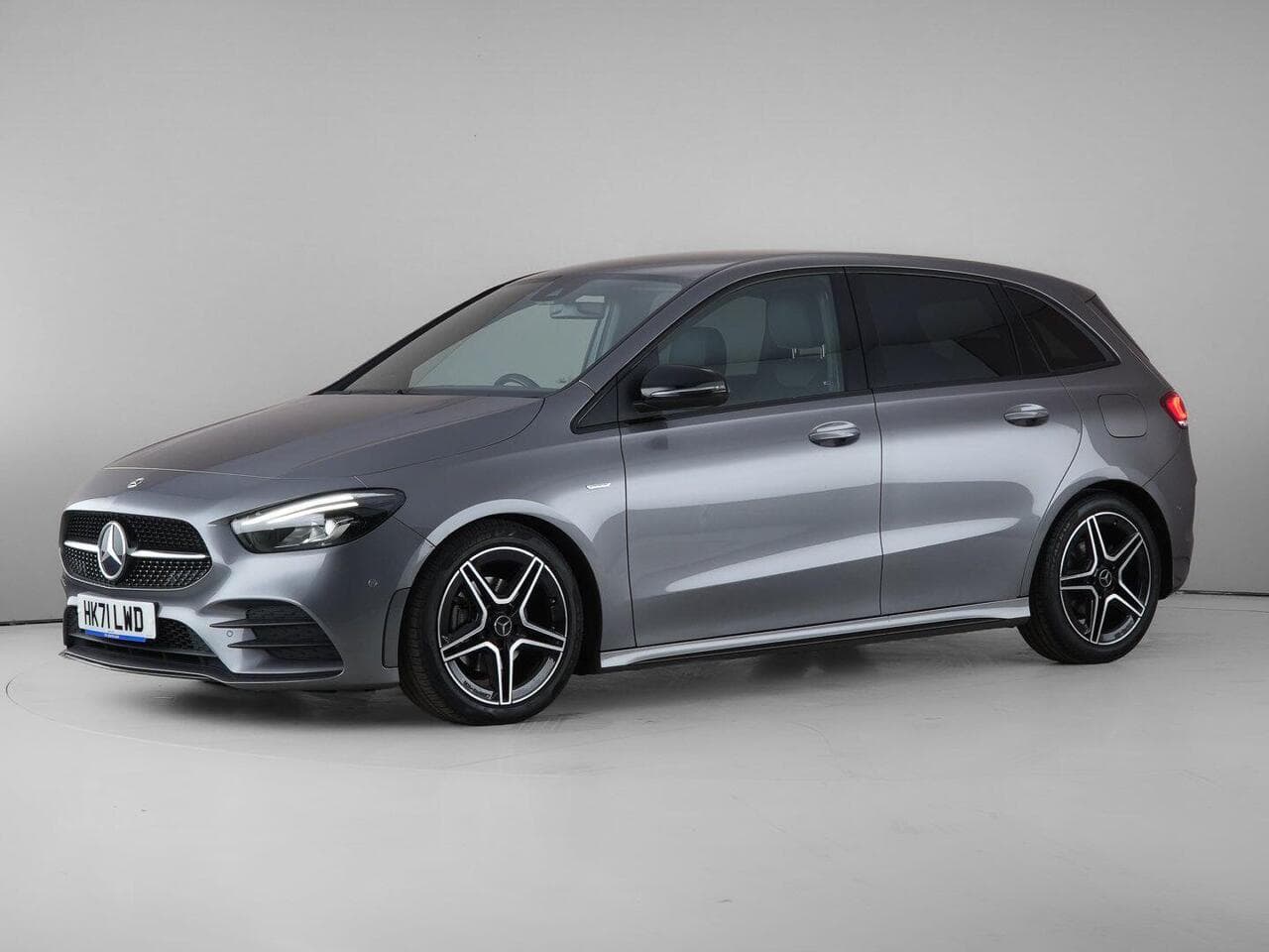 Mercedes-Benz B Class thumbnail Front Left