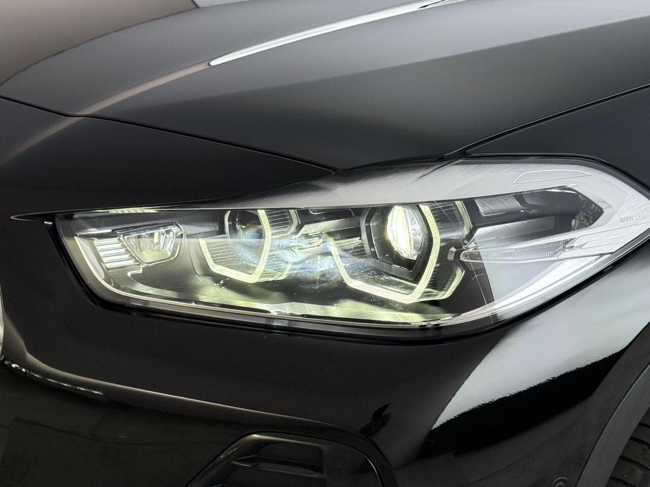 BMW X2 thumbnail Lights Front