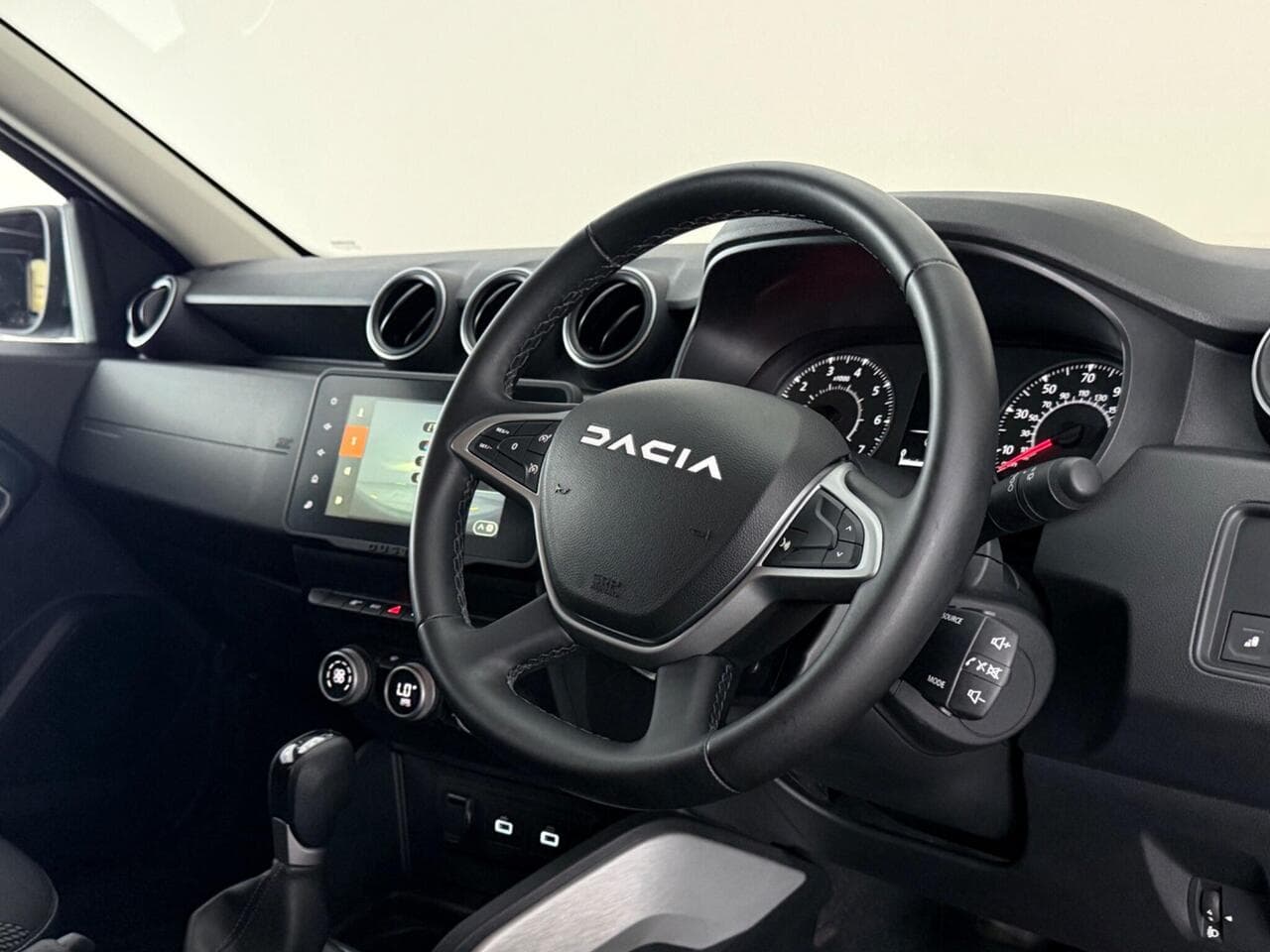 Dacia Duster thumbnail Interior Front