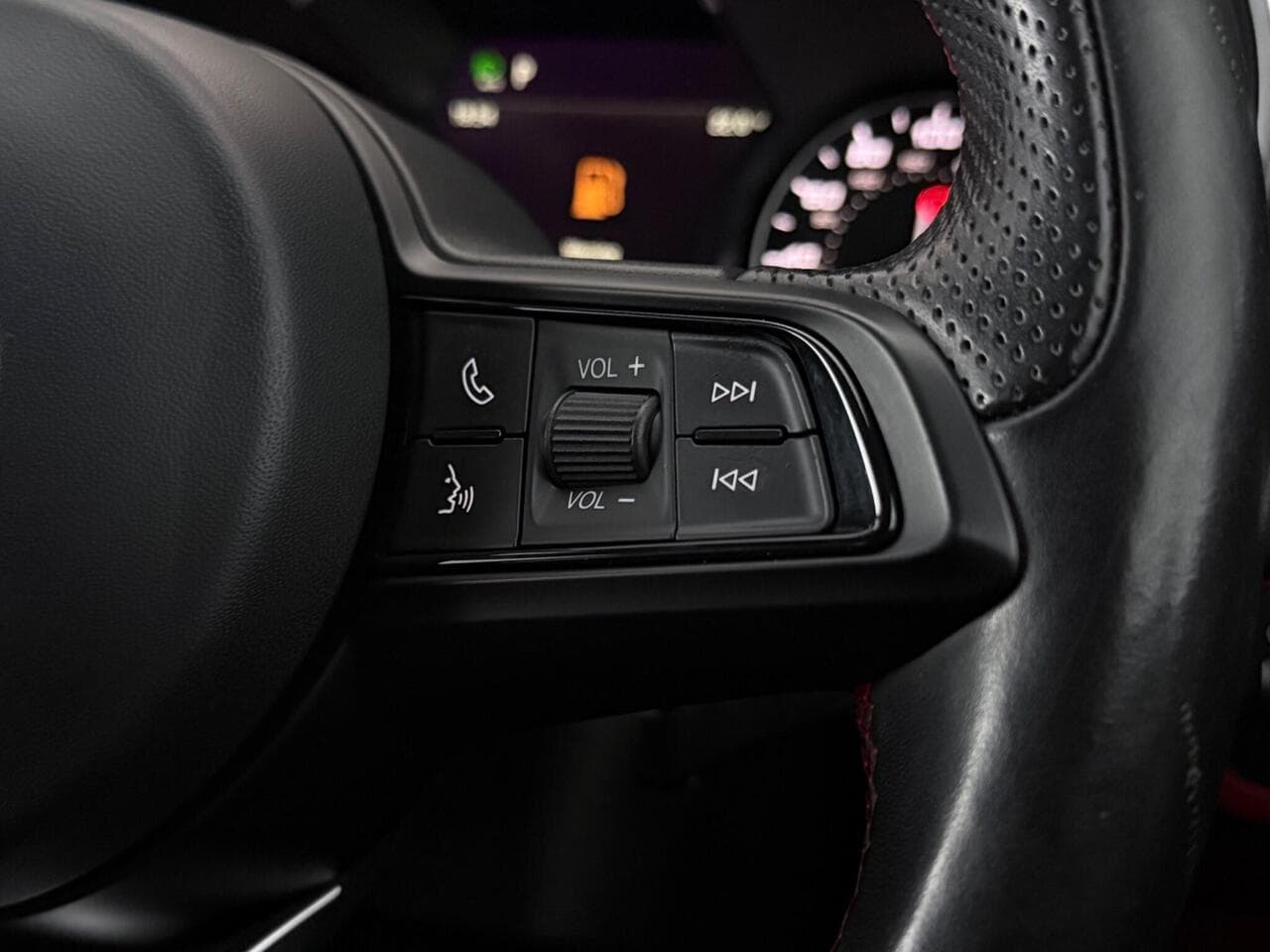 Alfa Romeo Stelvio thumbnail Misc Controls