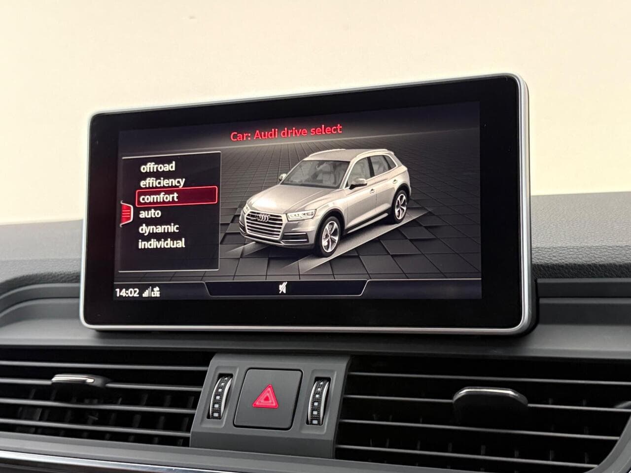 Audi Q5 thumbnail Infotainment System