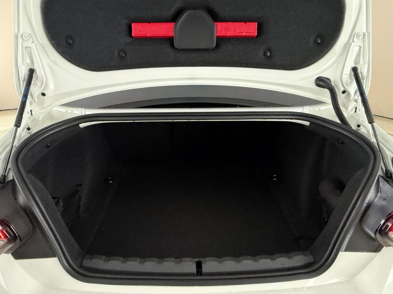 BMW 2 Series thumbnail Boot