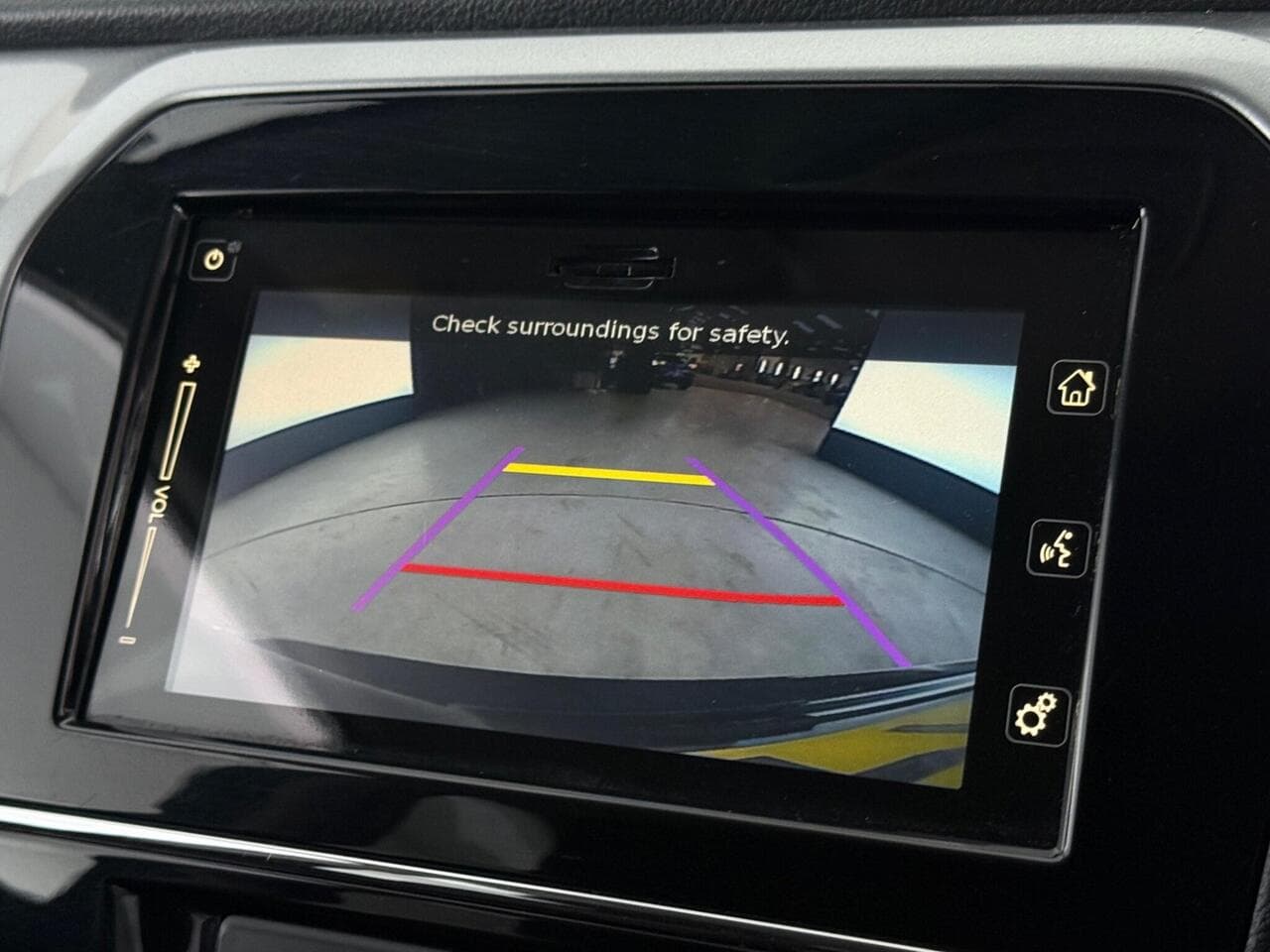 Suzuki Vitara thumbnail Infotainment System