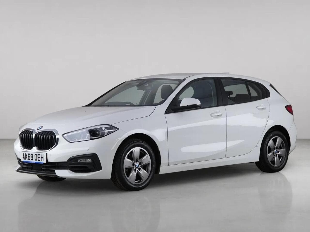 BMW 1 Series thumbnail Front Left