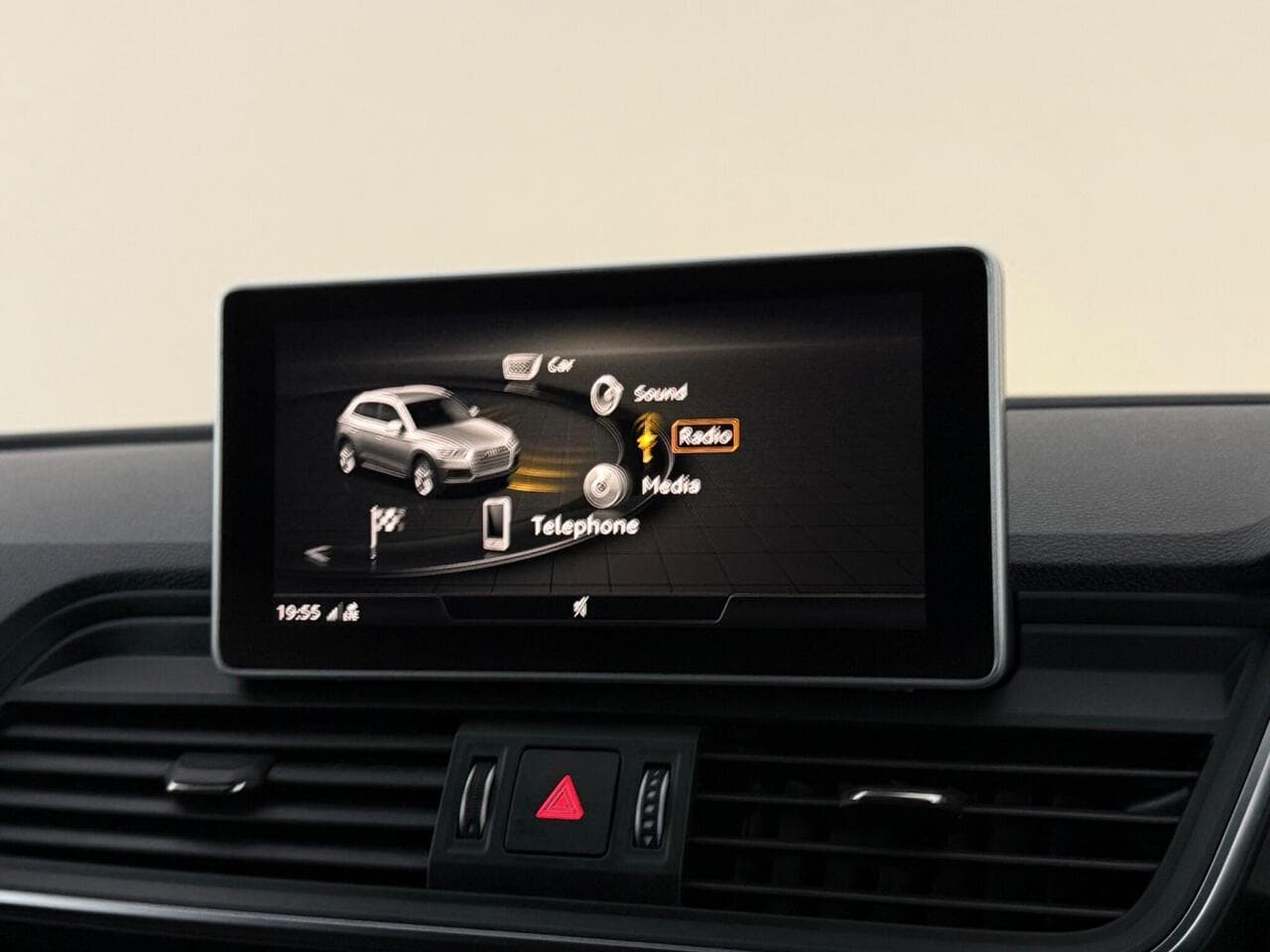 Audi Q5 thumbnail Infotainment System
