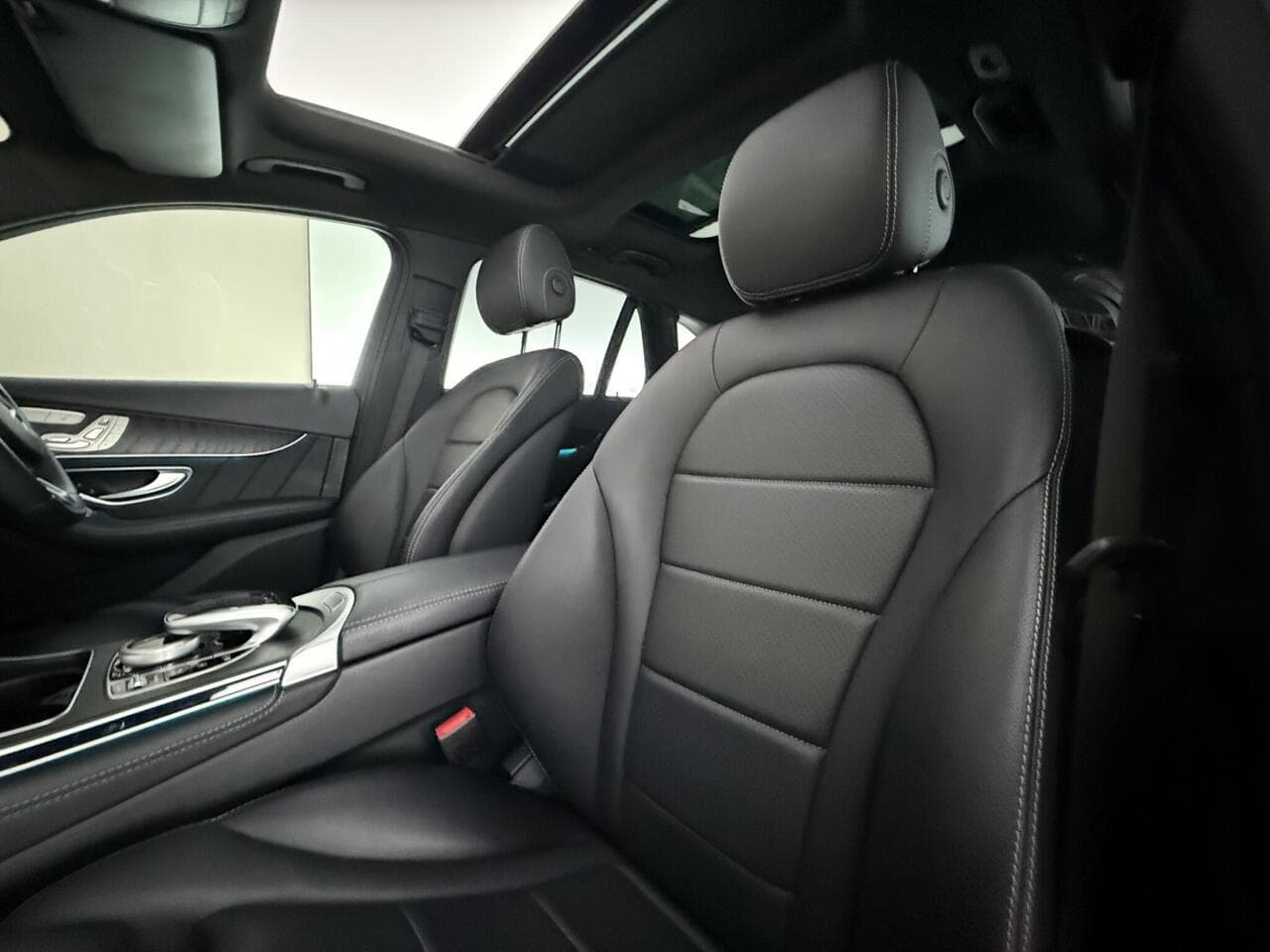 Mercedes-Benz GLC thumbnail Seat Front Passenger