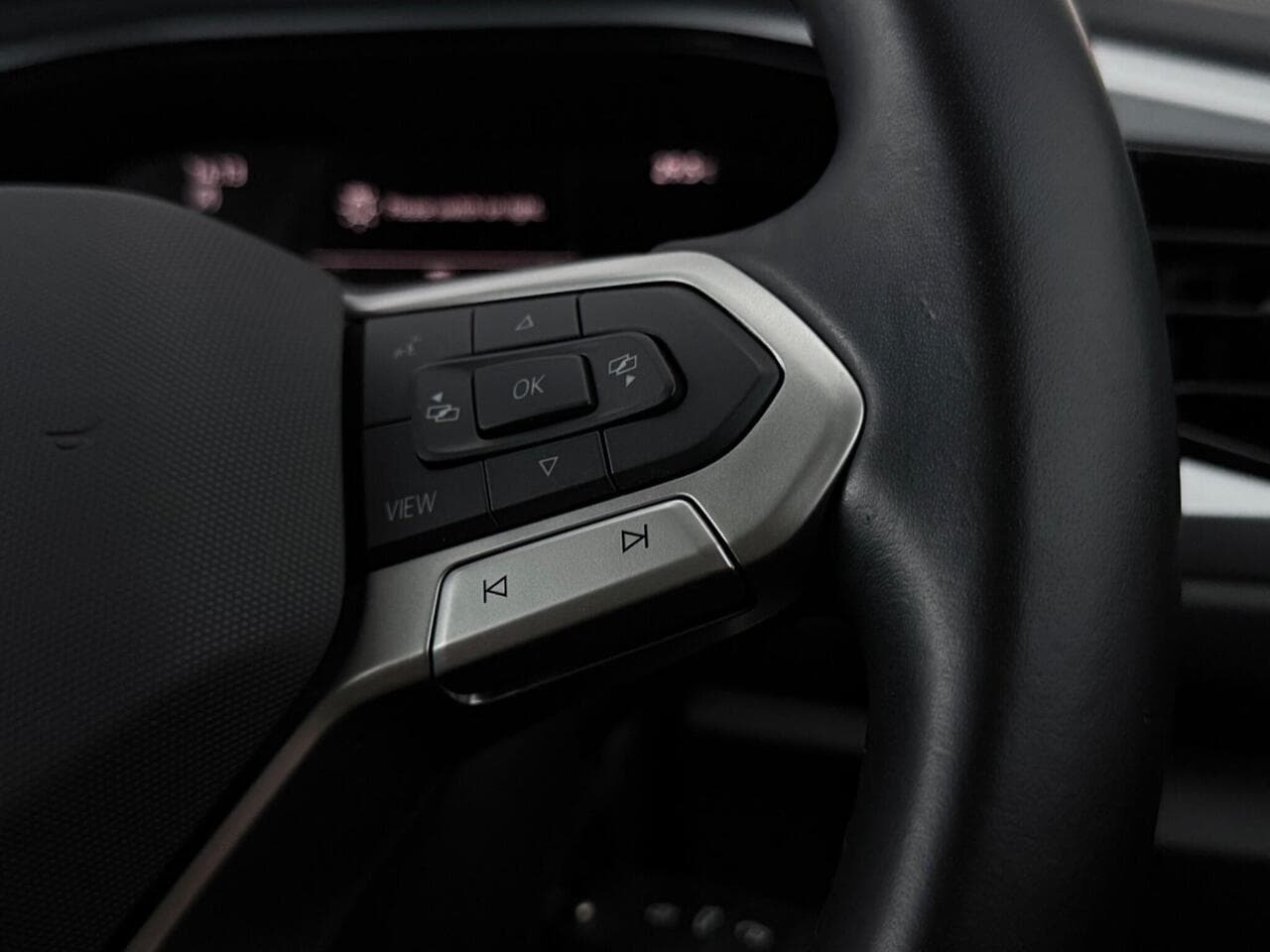 Volkswagen T-Roc thumbnail Misc Controls