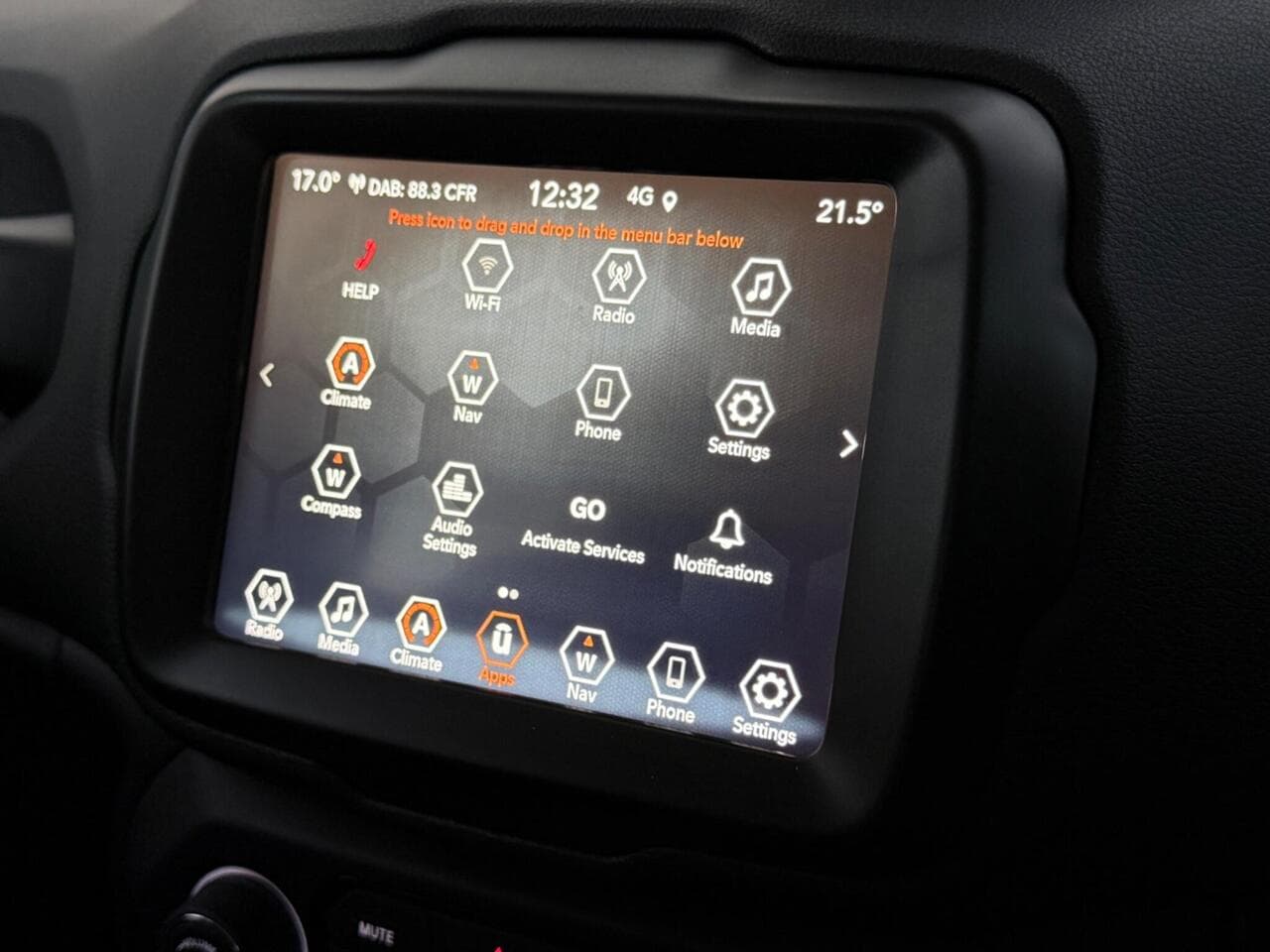 Jeep Renegade thumbnail Infotainment System