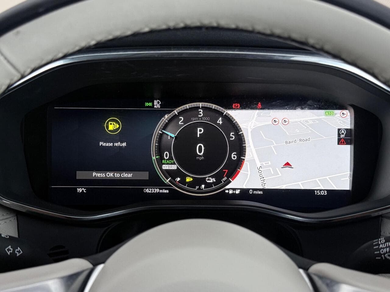Jaguar F-PACE thumbnail Driver Instruments