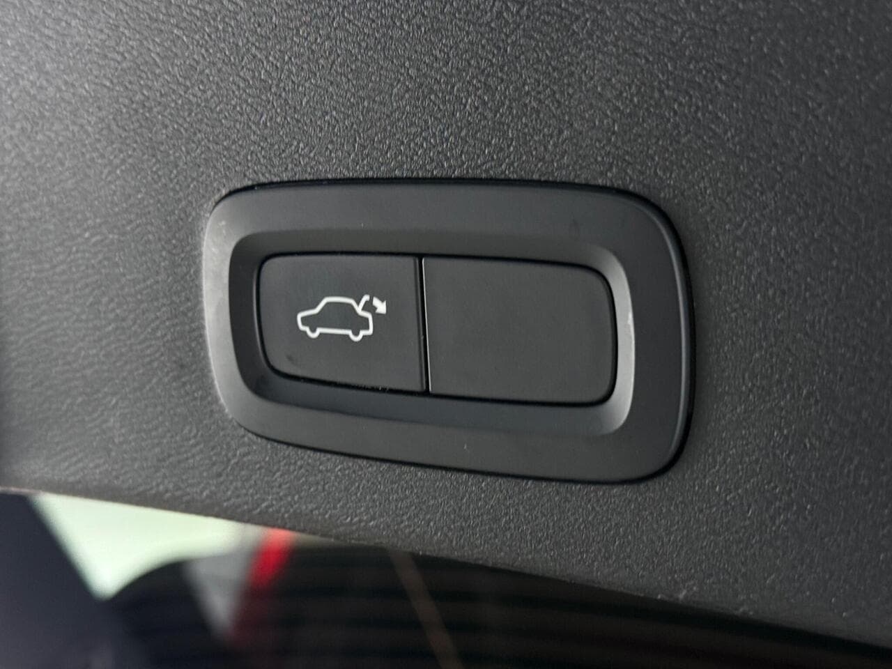 Volvo XC40 thumbnail Misc Controls