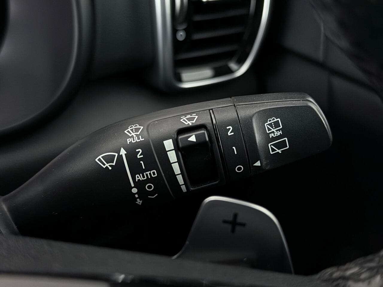Kia Sportage thumbnail Misc Controls