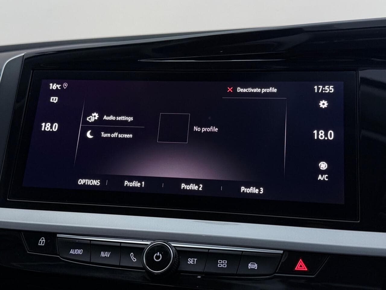 Vauxhall Grandland thumbnail Infotainment System