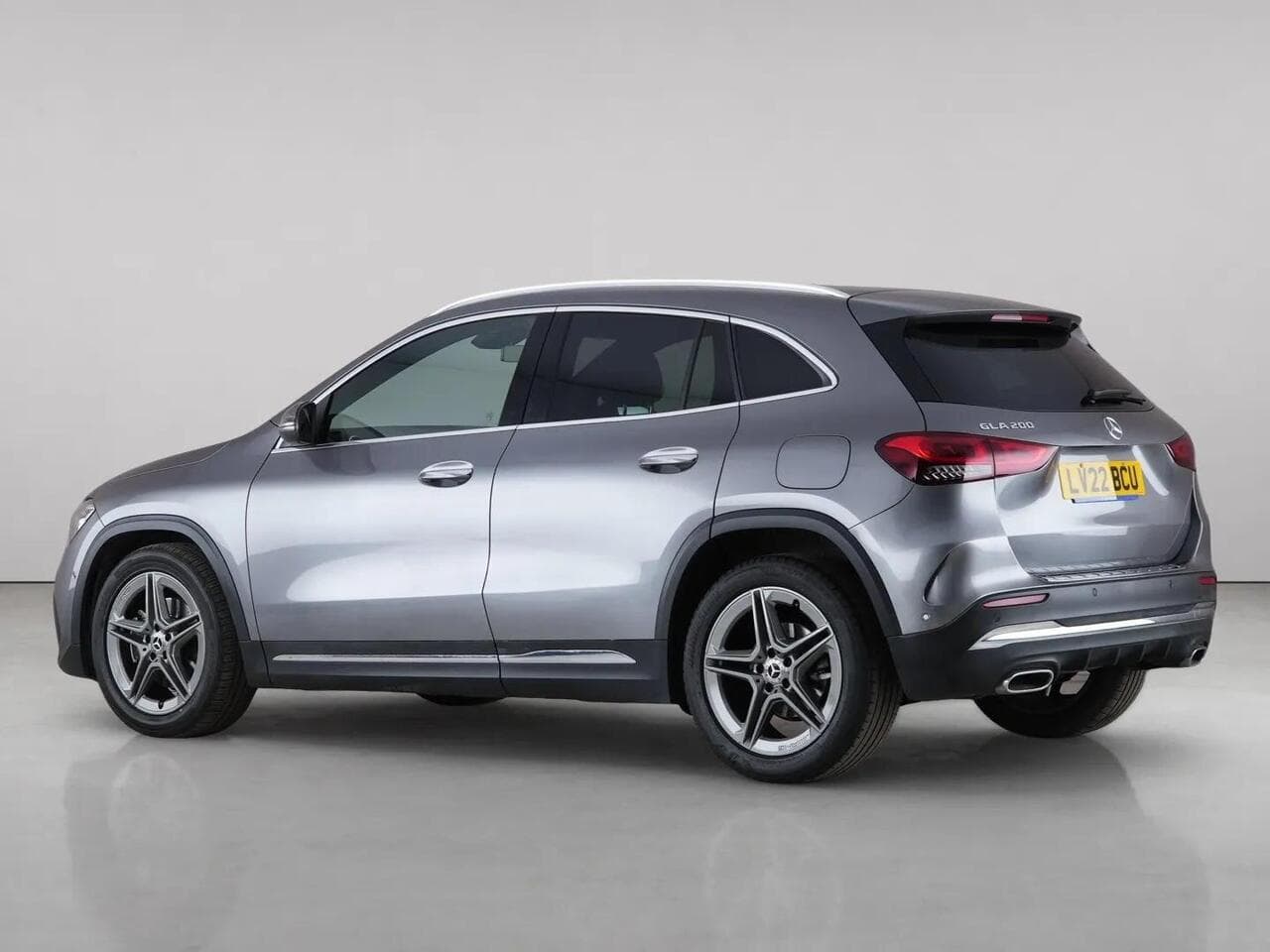 Mercedes-Benz GLA thumbnail Side Left