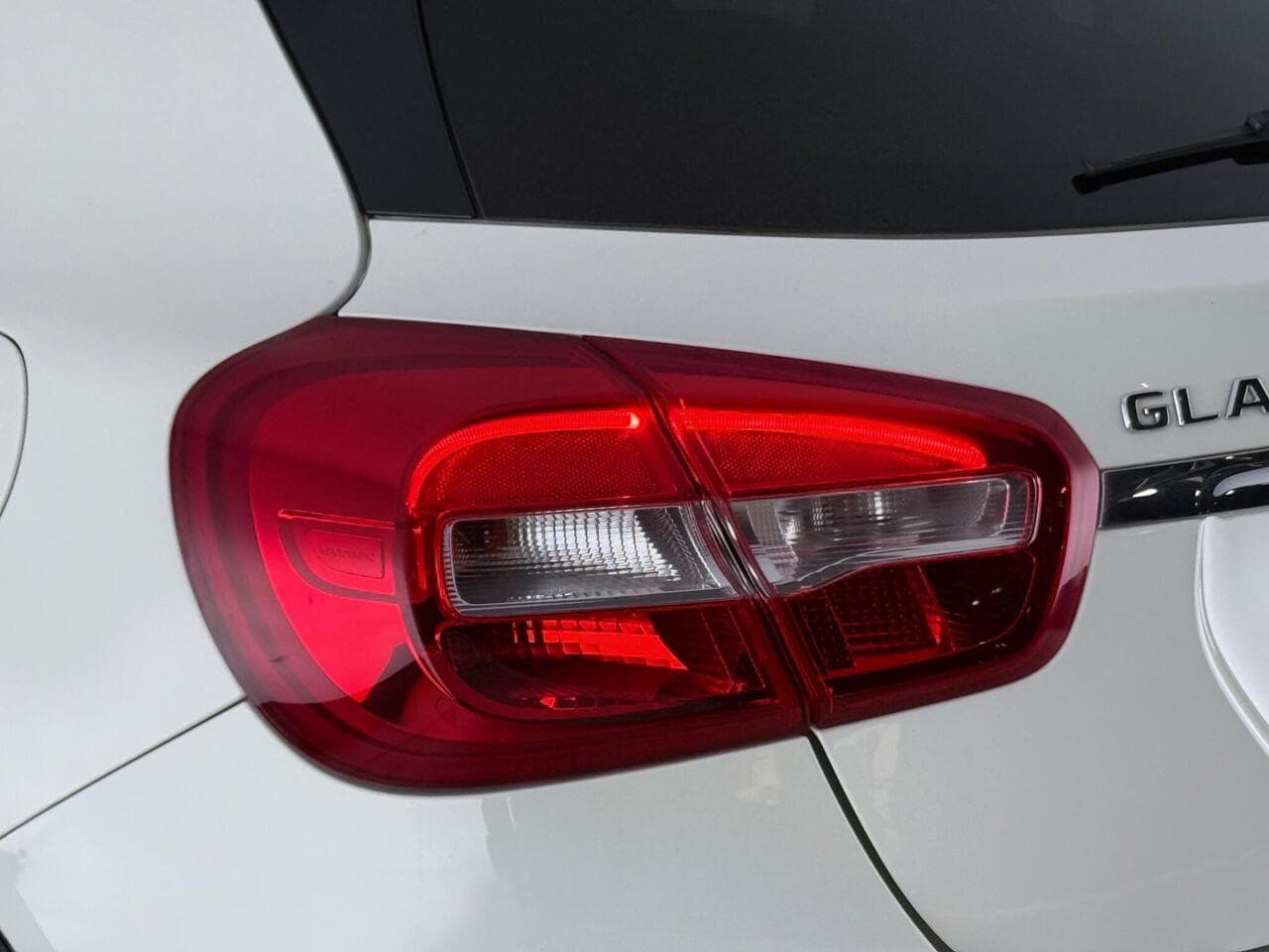 Mercedes-Benz GLA thumbnail Lights Rear