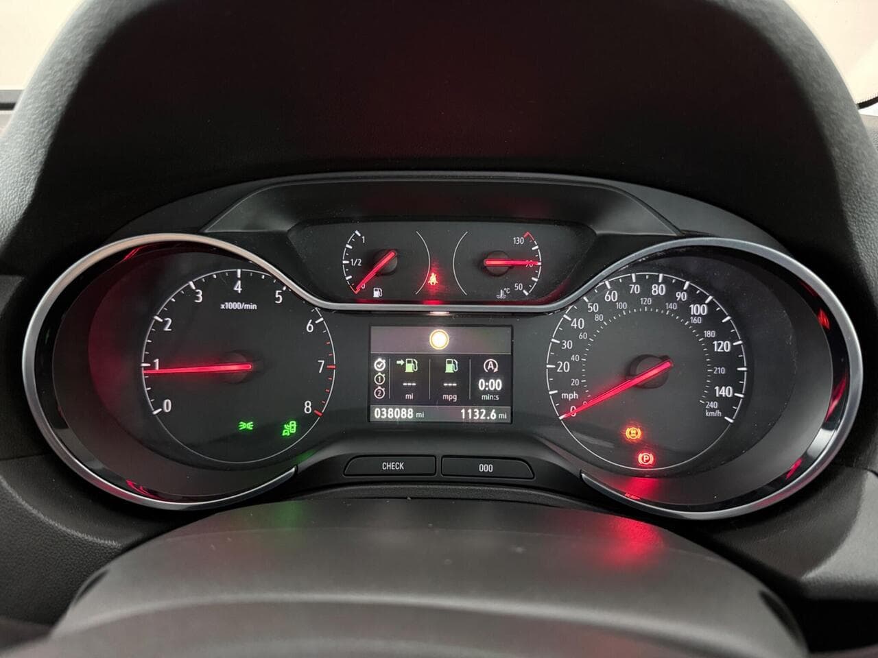 Vauxhall Grandland X thumbnail Driver Instruments