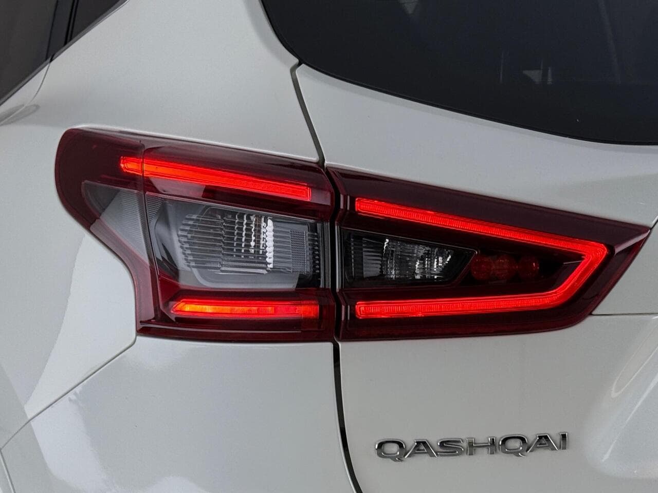 Nissan Qashqai thumbnail Lights Rear