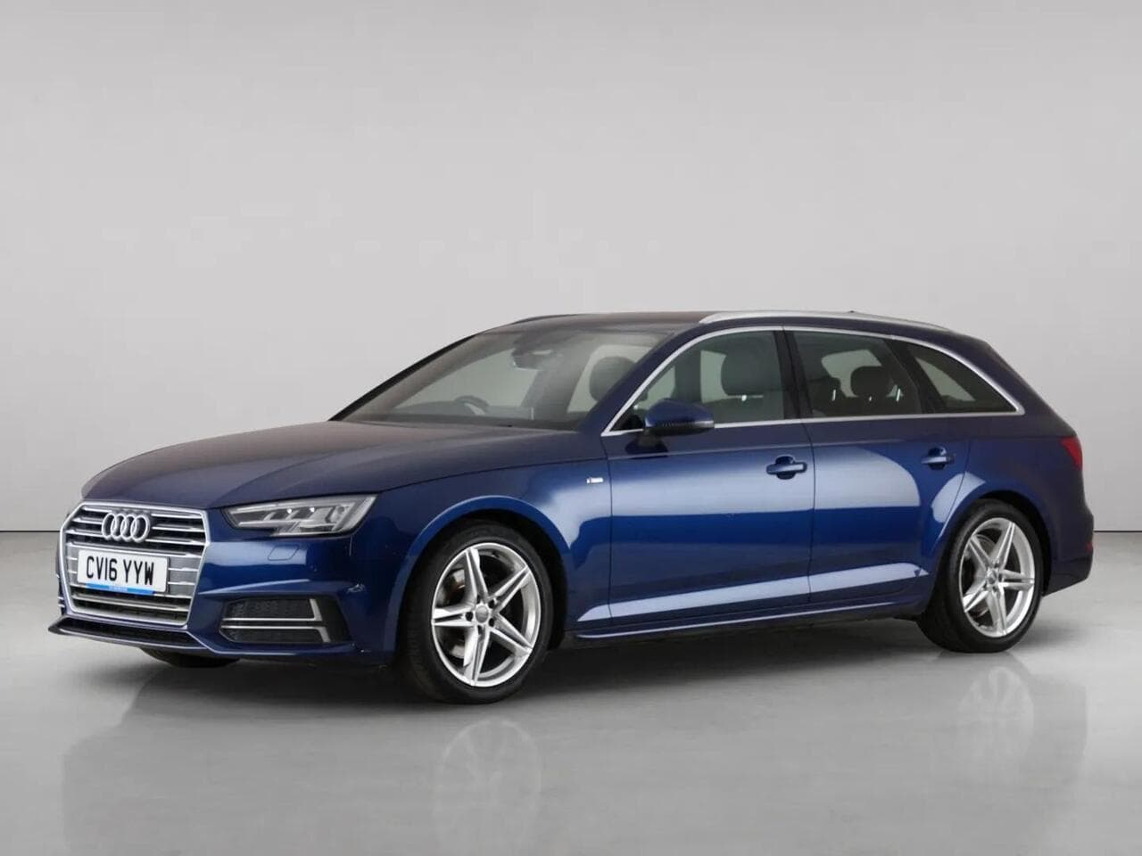 Audi A4 Avant thumbnail Front Left