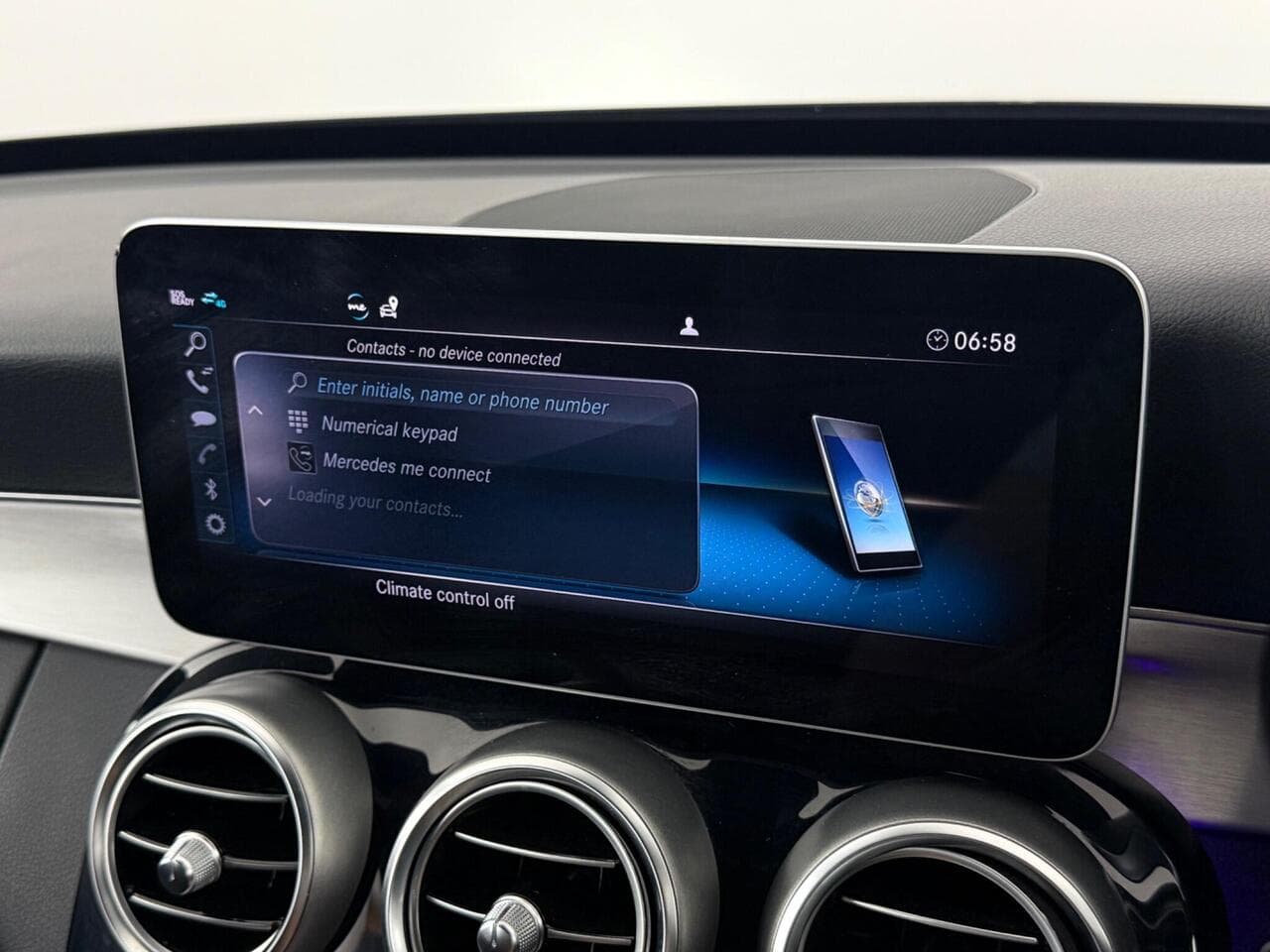 Mercedes-Benz C Class thumbnail Infotainment System