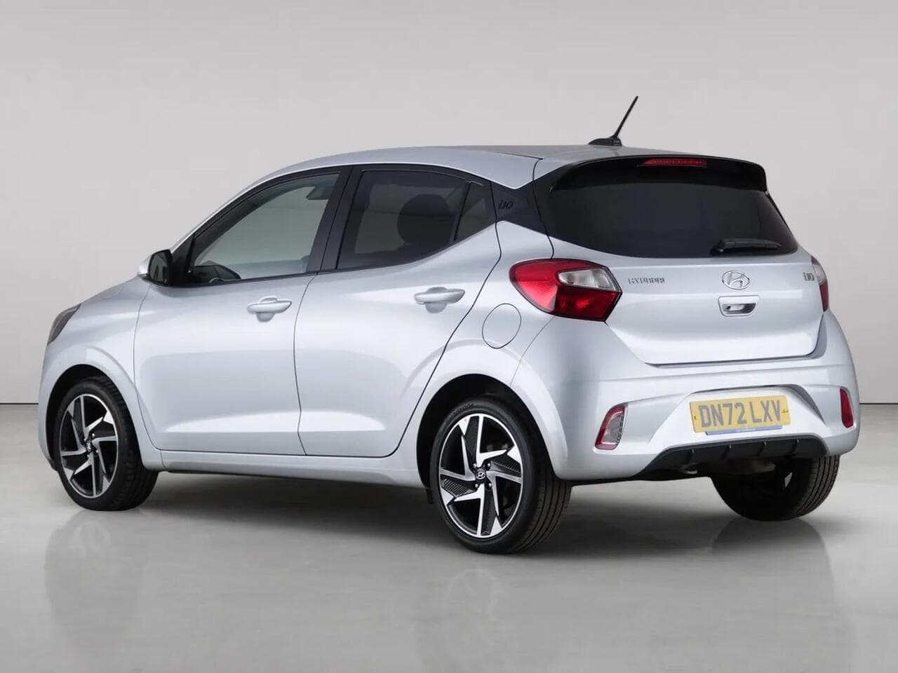 Hyundai i10 thumbnail Rear Left
