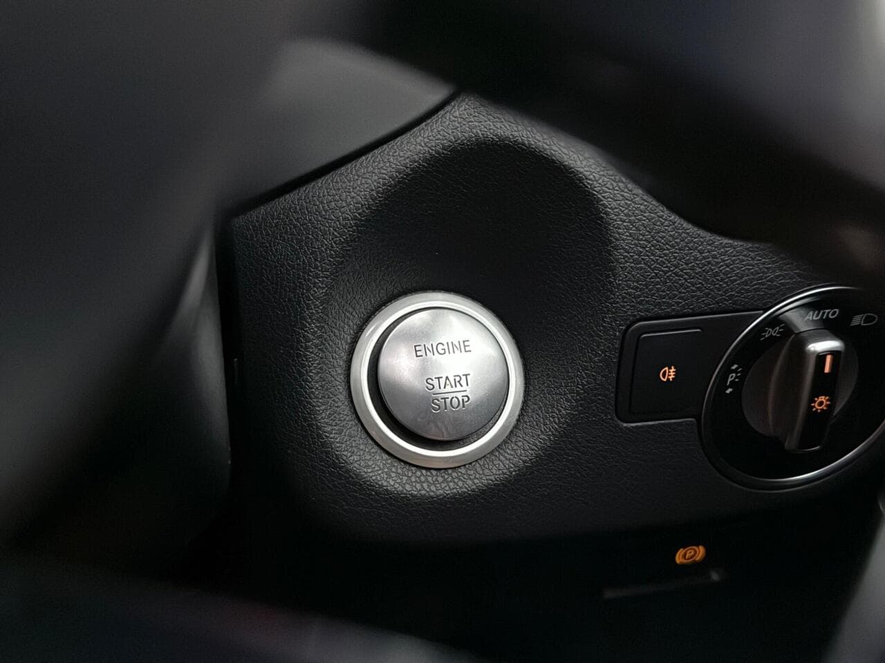 Mercedes-Benz A Class thumbnail Misc Controls