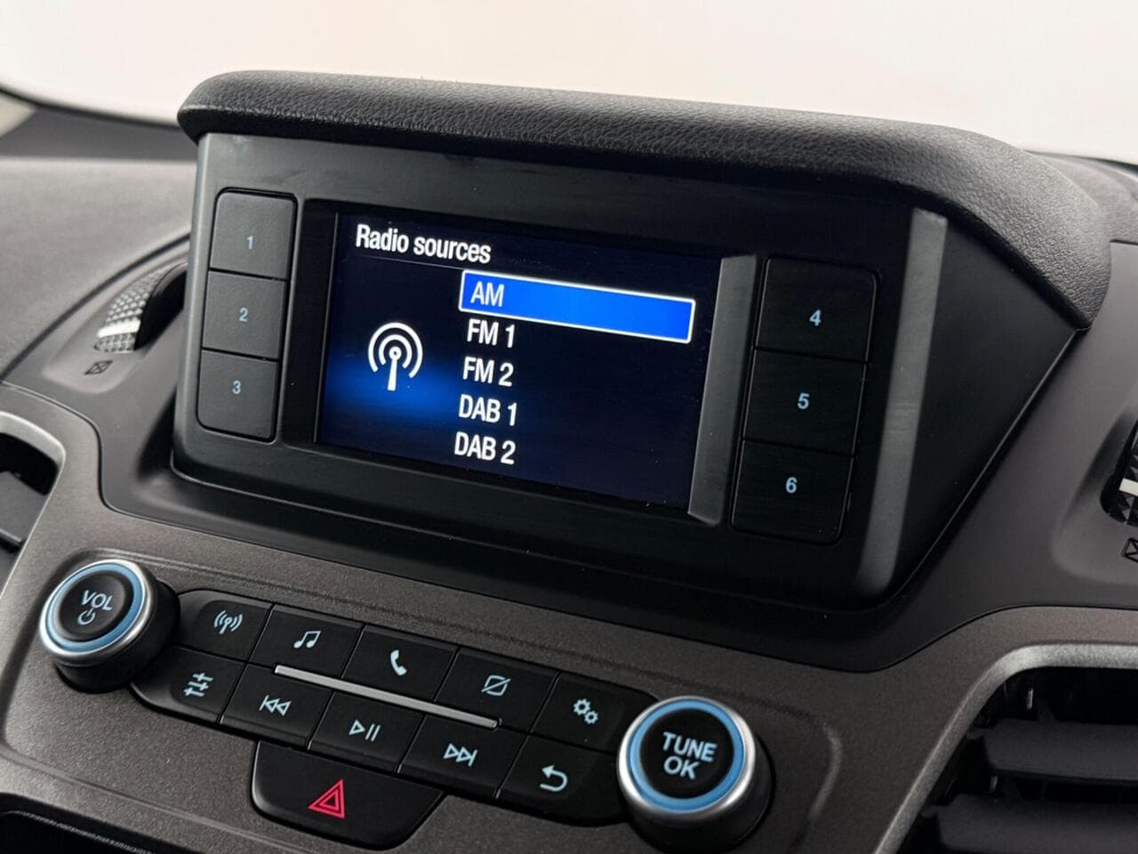 Ford Transit Connect thumbnail Infotainment System