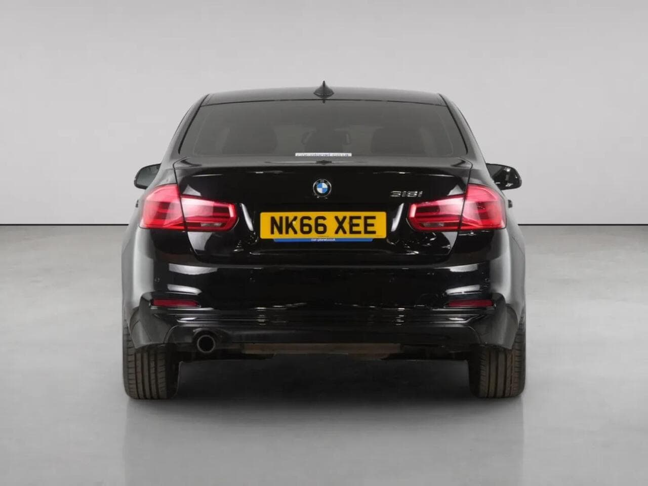 BMW 3 Series thumbnail Rear
