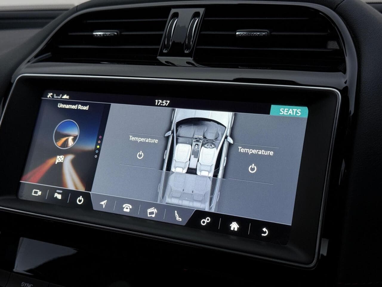 Jaguar XE thumbnail Infotainment System