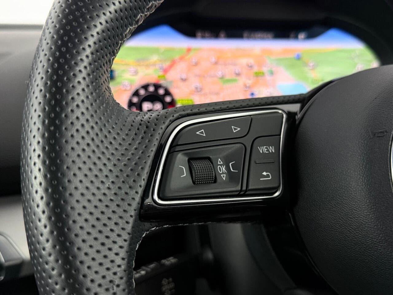 Audi Q2 thumbnail Misc Controls