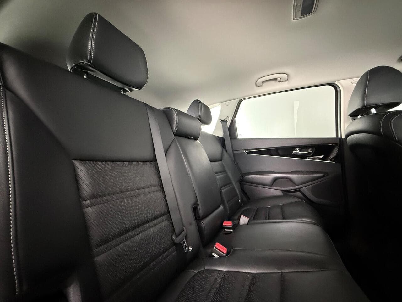Kia Sorento thumbnail Seats Rear