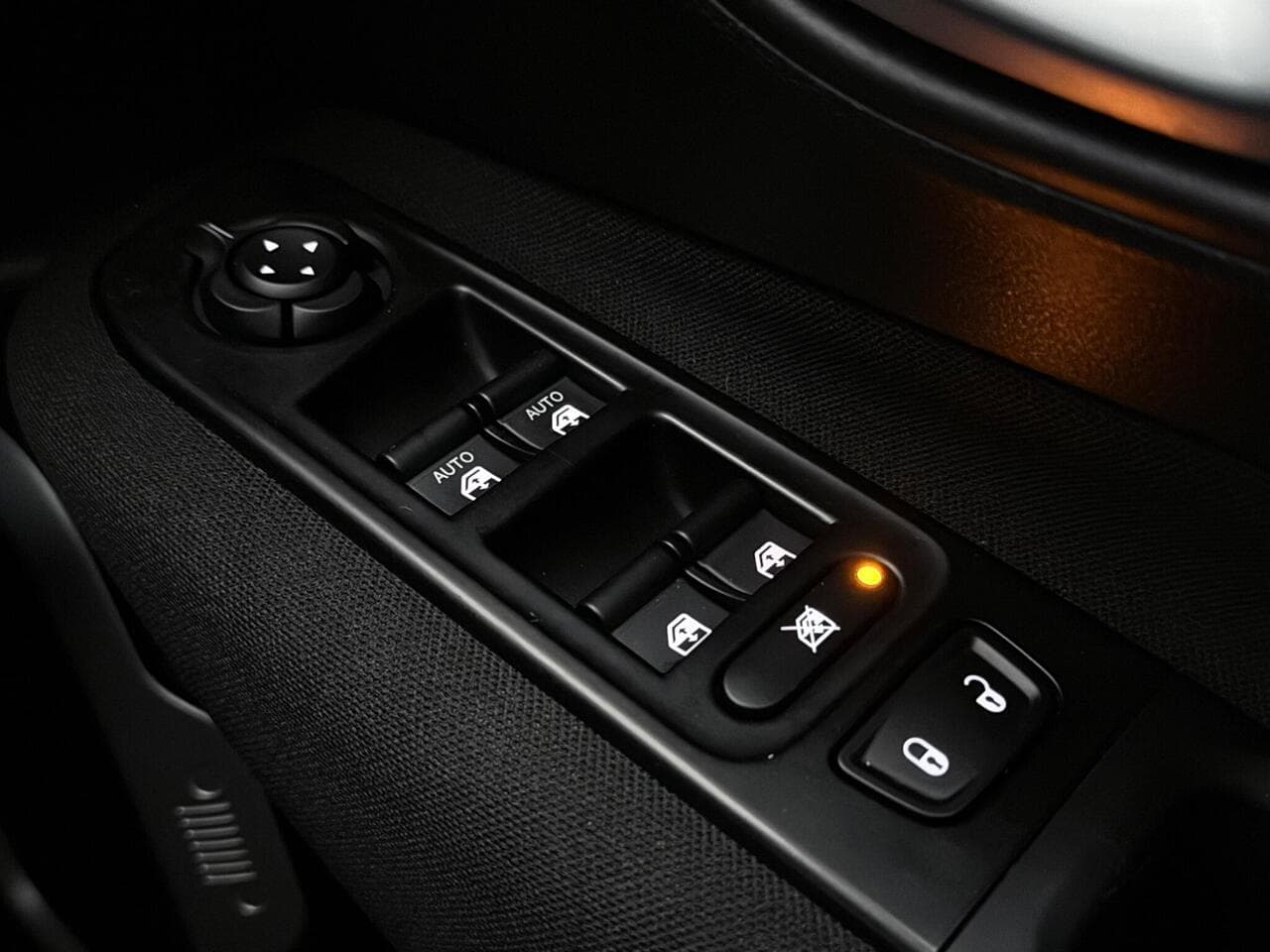 Jeep Renegade thumbnail Misc Controls
