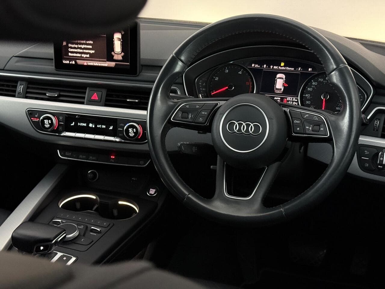 Audi A4 Avant thumbnail Interior Front