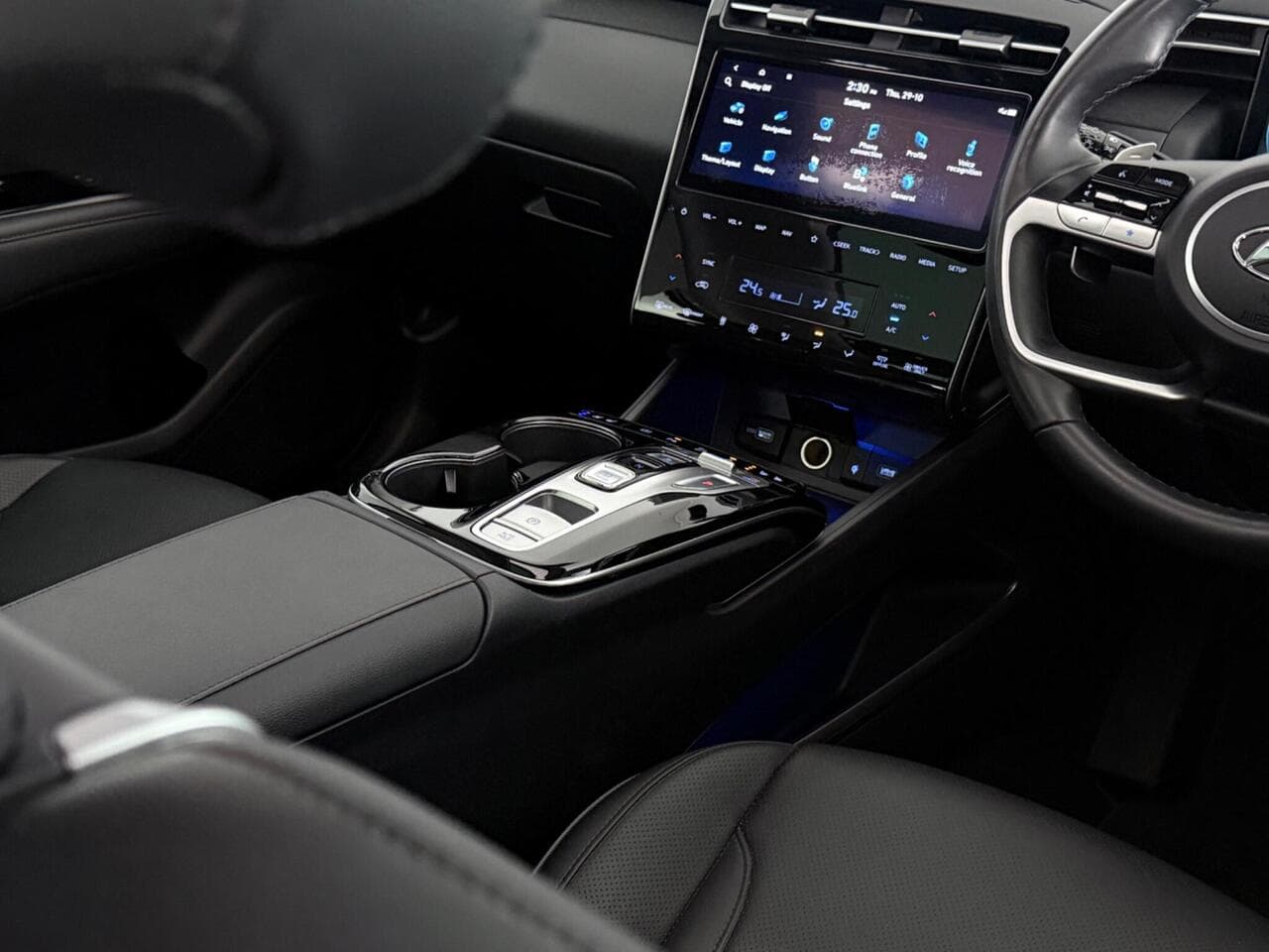 Hyundai TUCSON thumbnail Interior Front