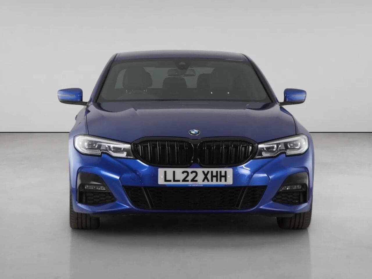 BMW 3 Series thumbnail Front