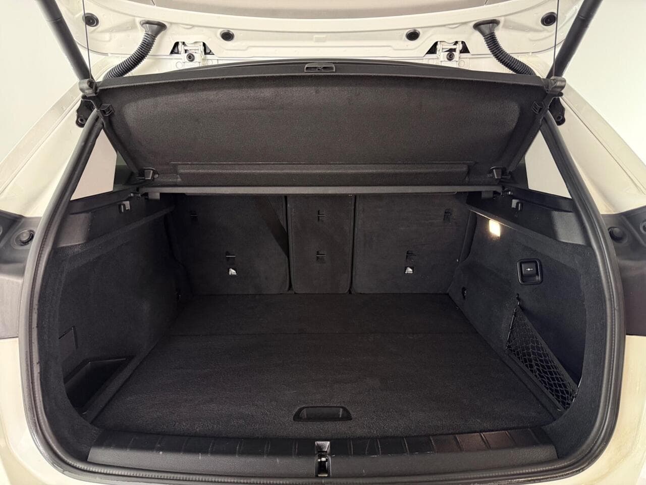 BMW X1 thumbnail Boot