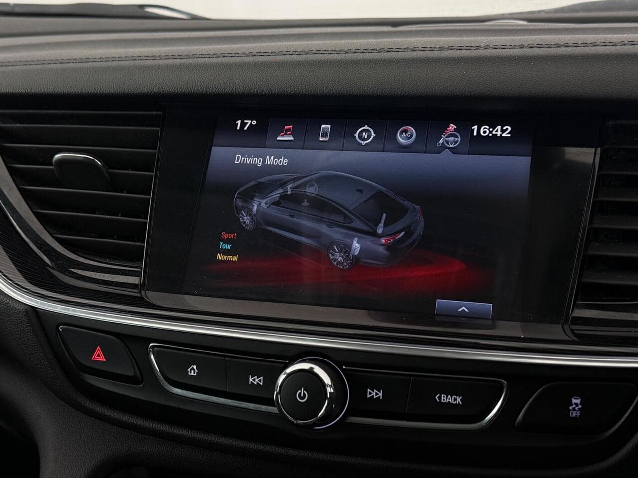 Vauxhall Insignia thumbnail Infotainment System
