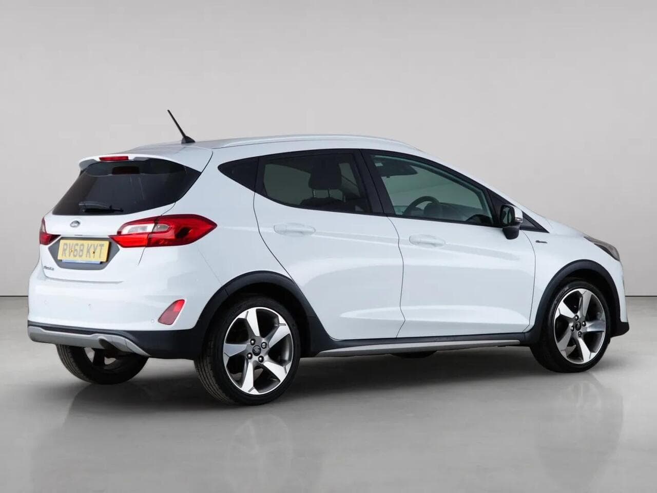 Ford Fiesta thumbnail Side Right