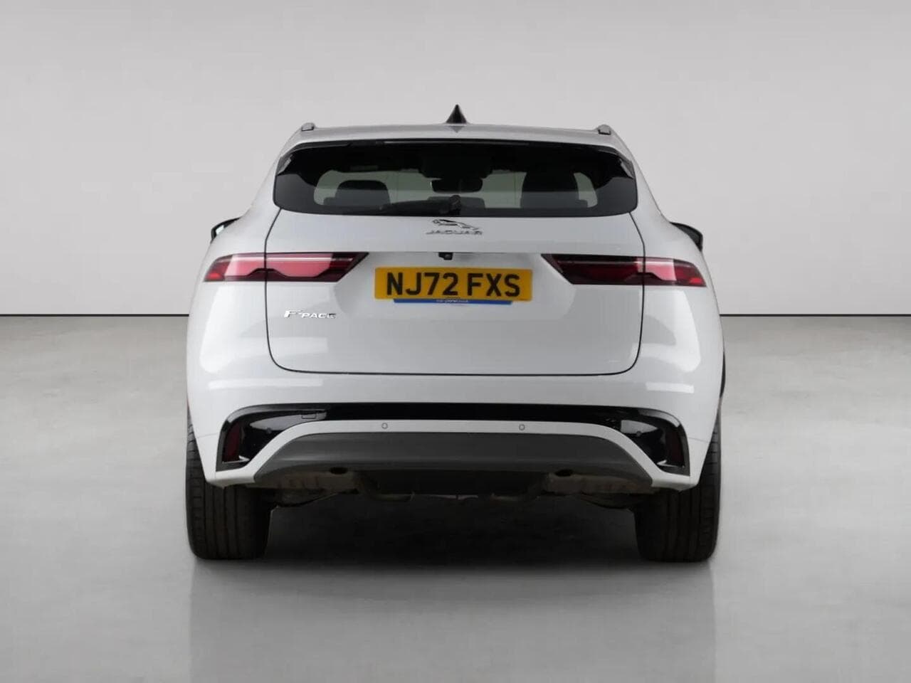 Jaguar F-PACE thumbnail Rear
