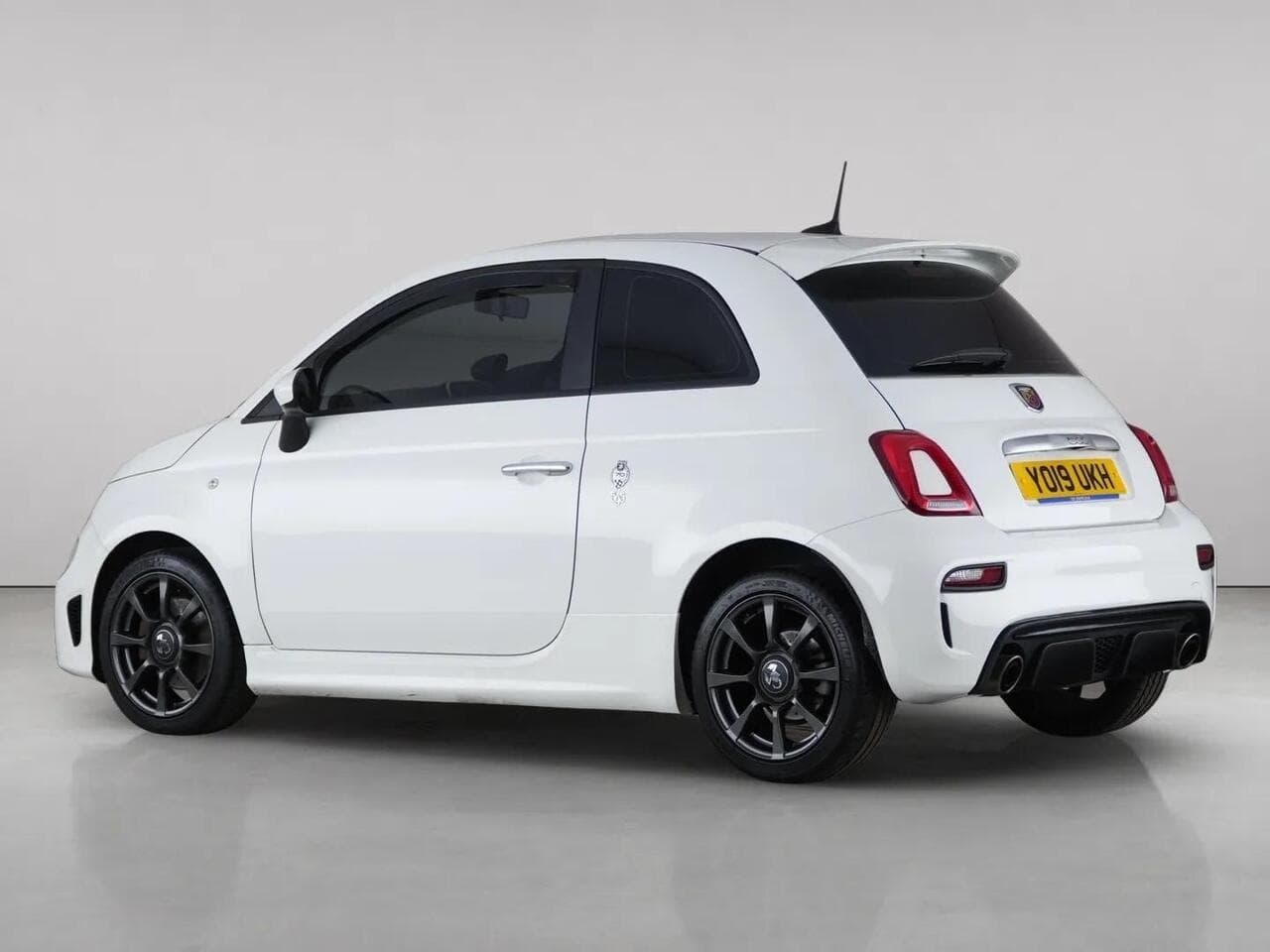 Abarth 595 thumbnail Rear Left