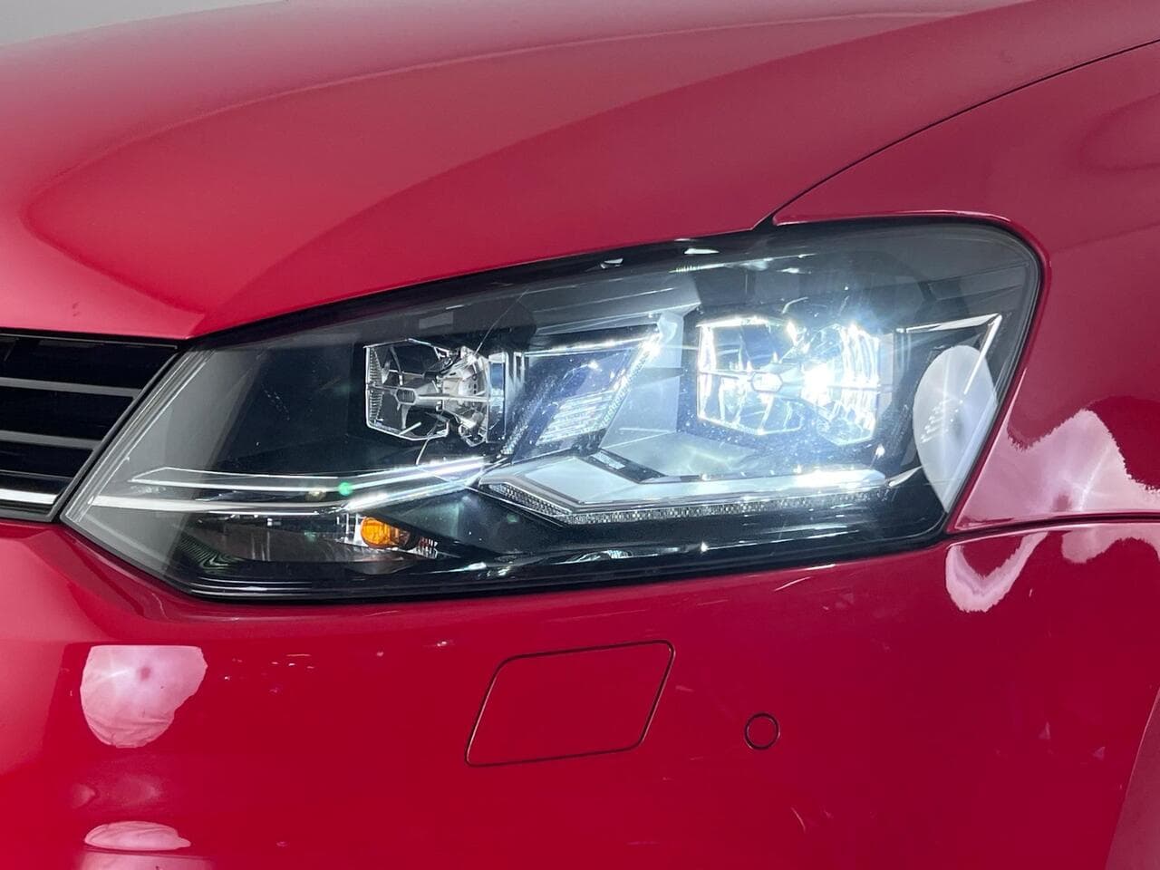 Volkswagen Polo thumbnail Lights Front