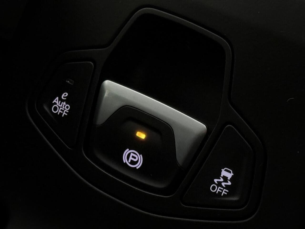 Jeep Renegade thumbnail Misc Controls