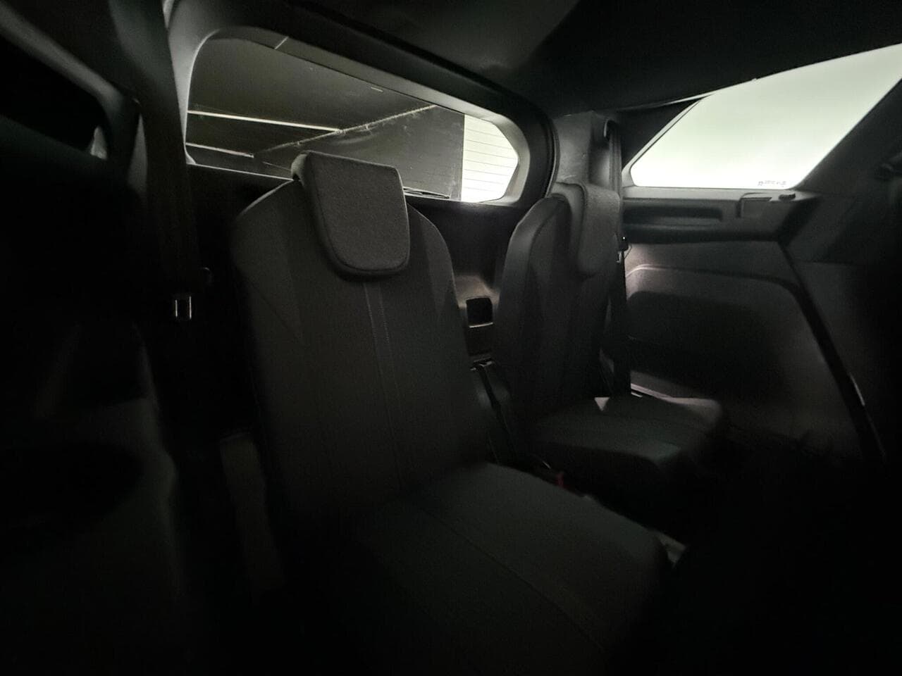 Peugeot 5008 thumbnail Misc Controls