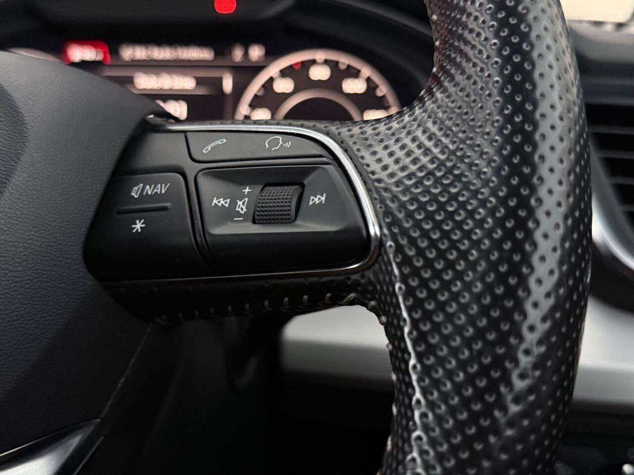 Audi Q5 thumbnail Misc Controls
