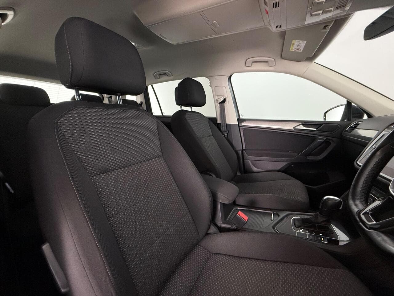 Volkswagen Tiguan Allspace thumbnail Seat Driver